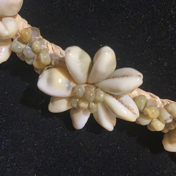 Hawaii Seashell headband or wear as a necklace 🌺 - Picture 2 of 4